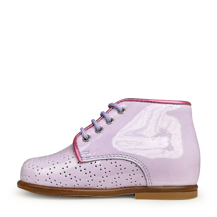 Lace-up shoe purple