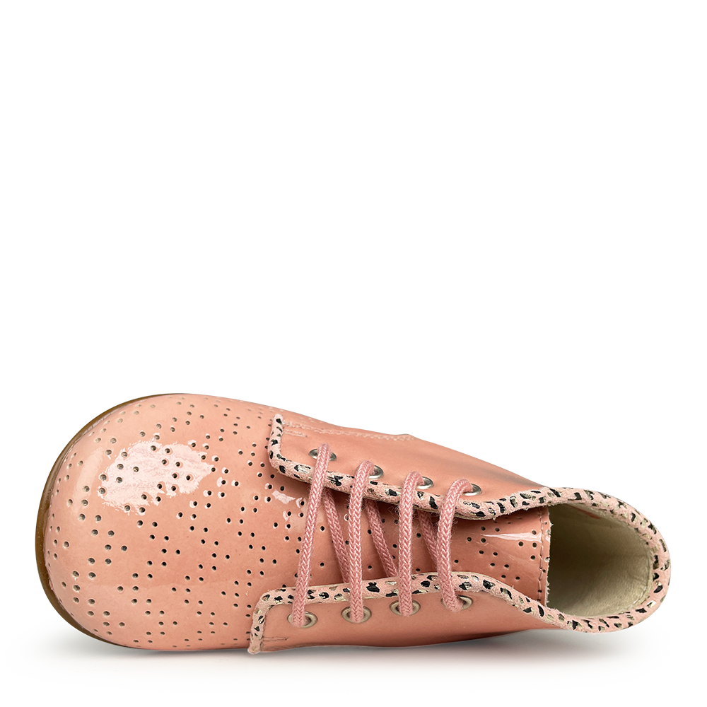 Lace-up shoe pink