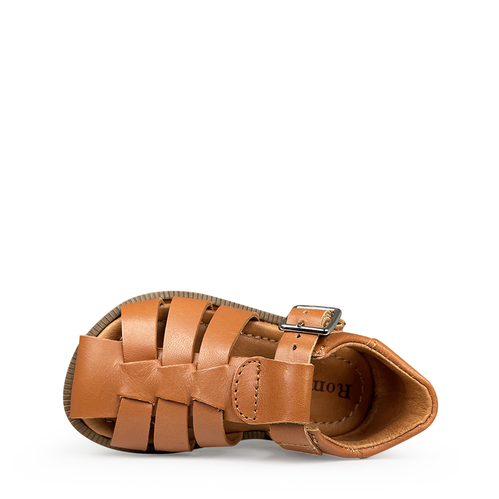 Smooth leather closed sandal