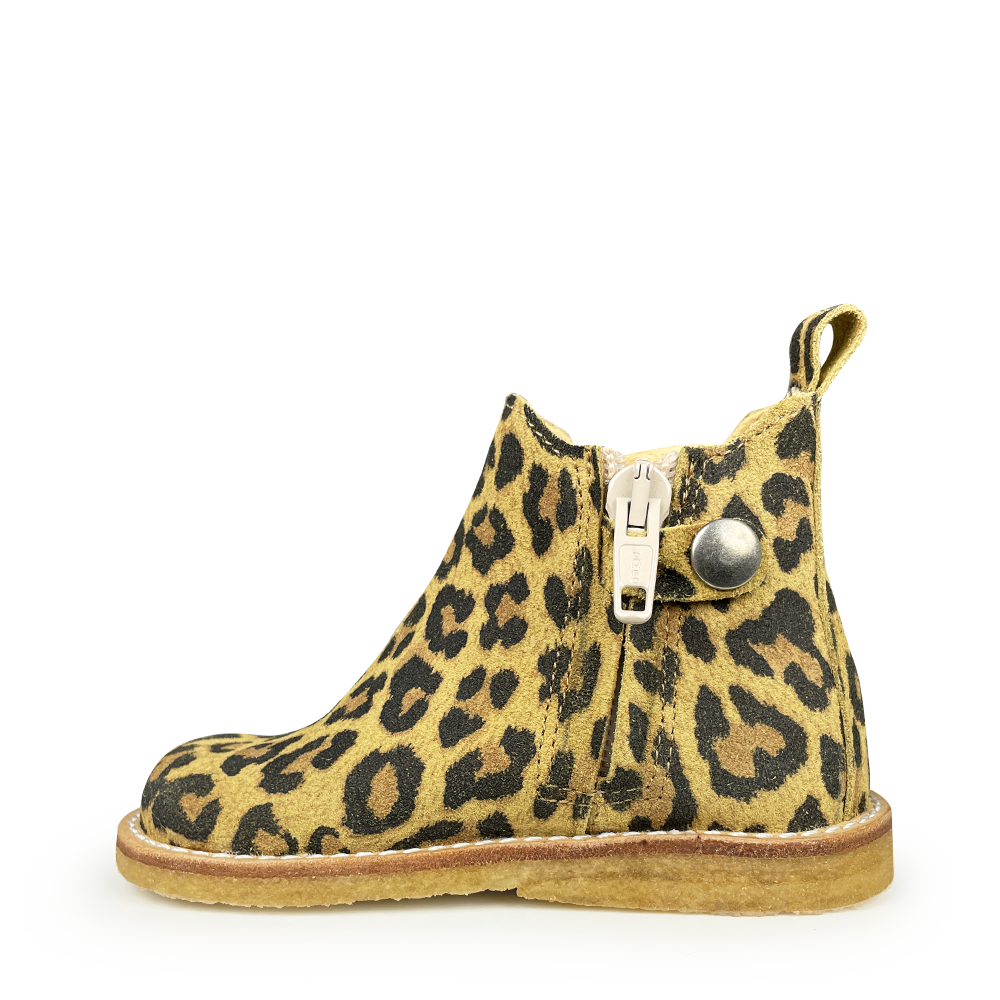 Chelsea laars leopard