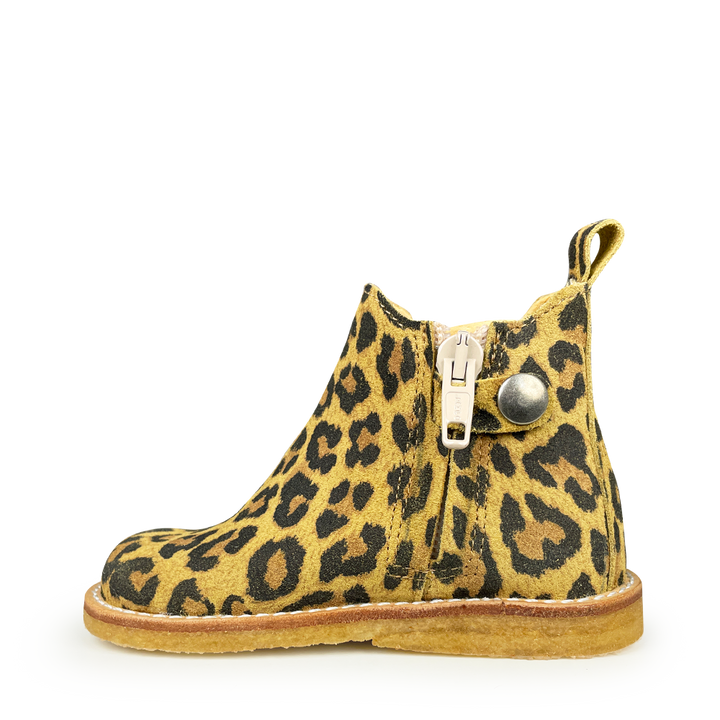 Chelsea laars leopard