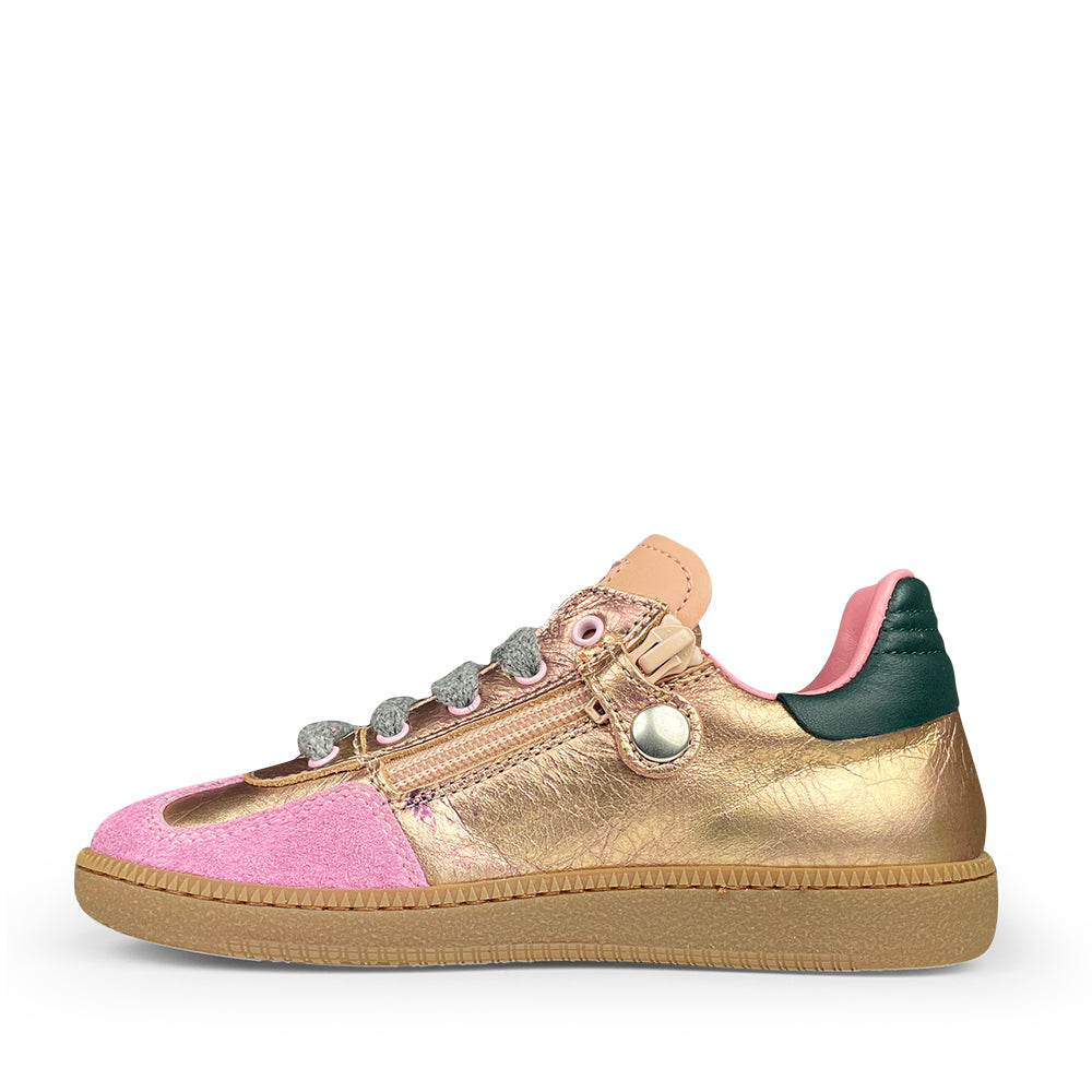 Pink metallic sneaker