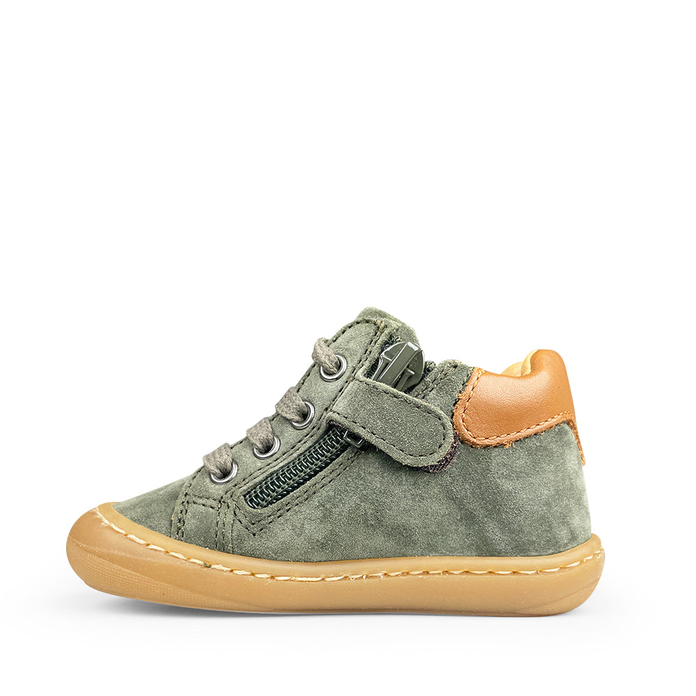 Pre-sneaker moss green