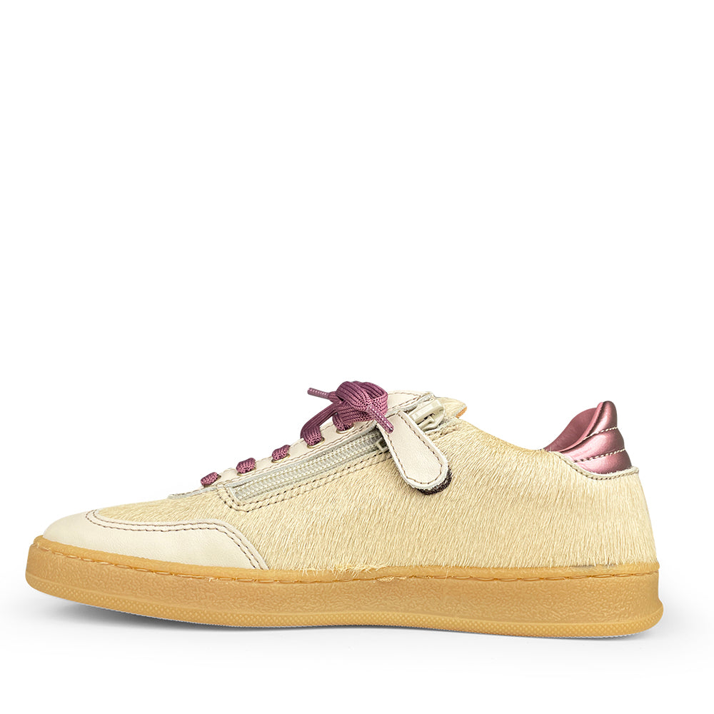 Sneaker with pony hair