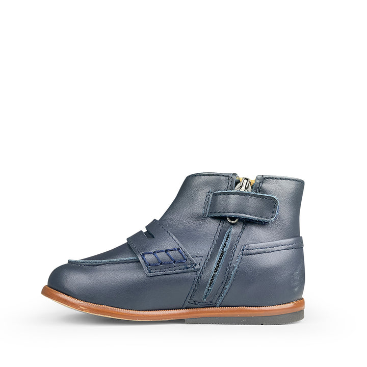 Navy mocassins