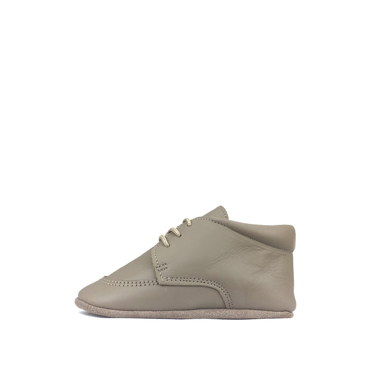 Taupe retro pre-walking shoe