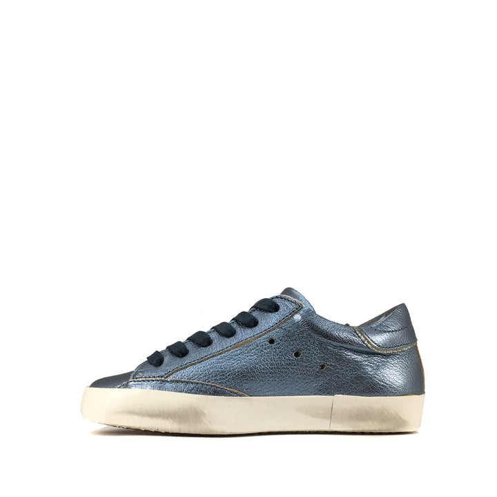 Lage metallic hemelsblauwe sneaker