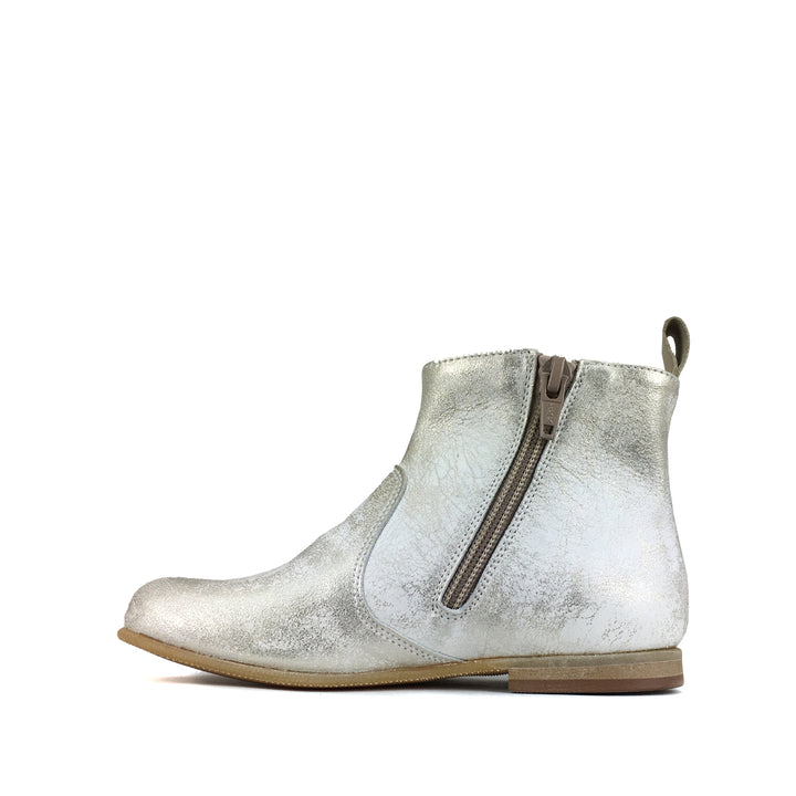 Boot in platinum white