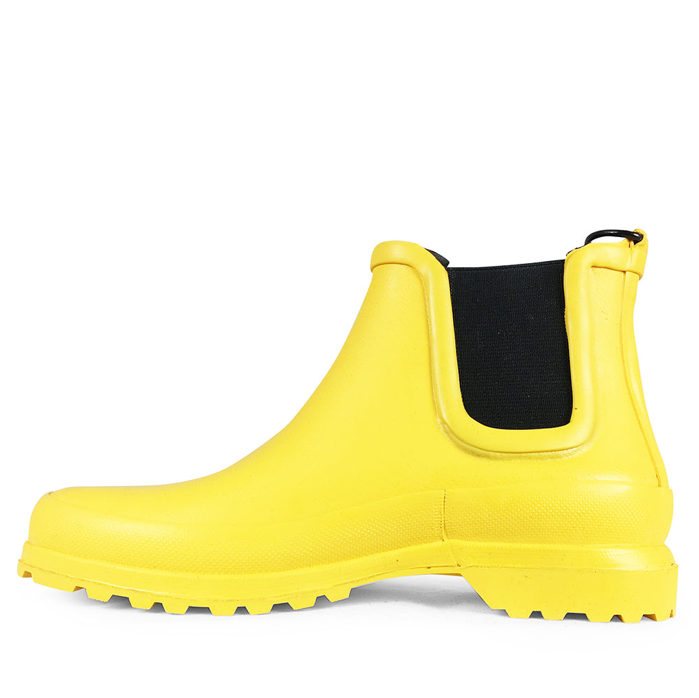 Boot yellow