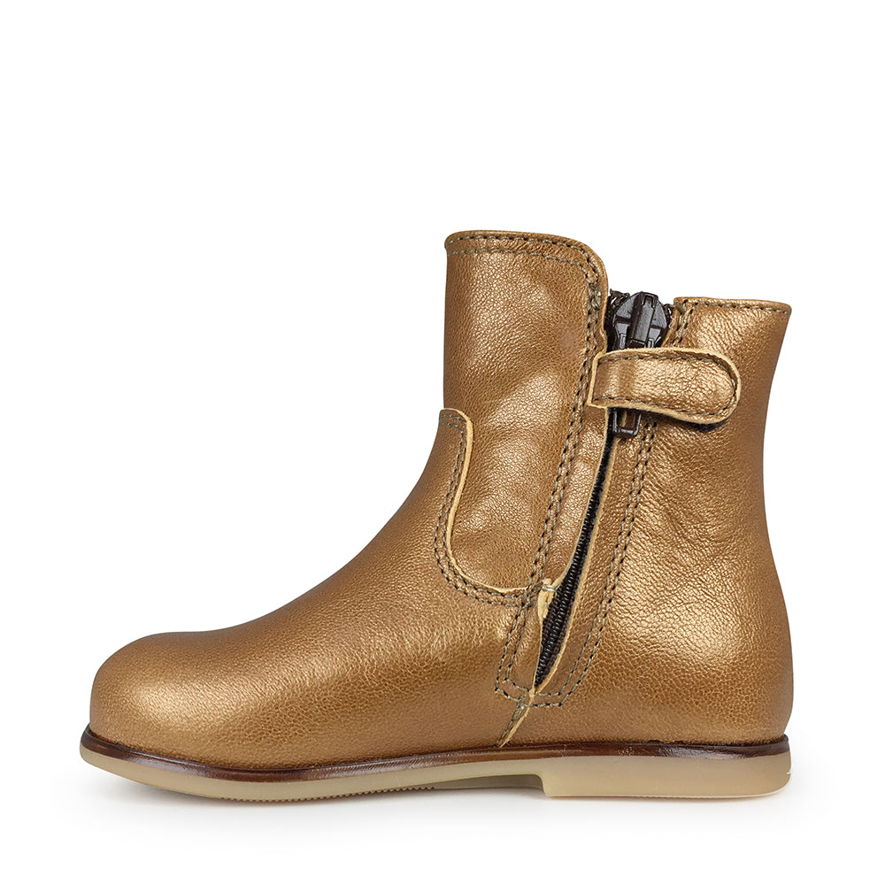 Boot bronze