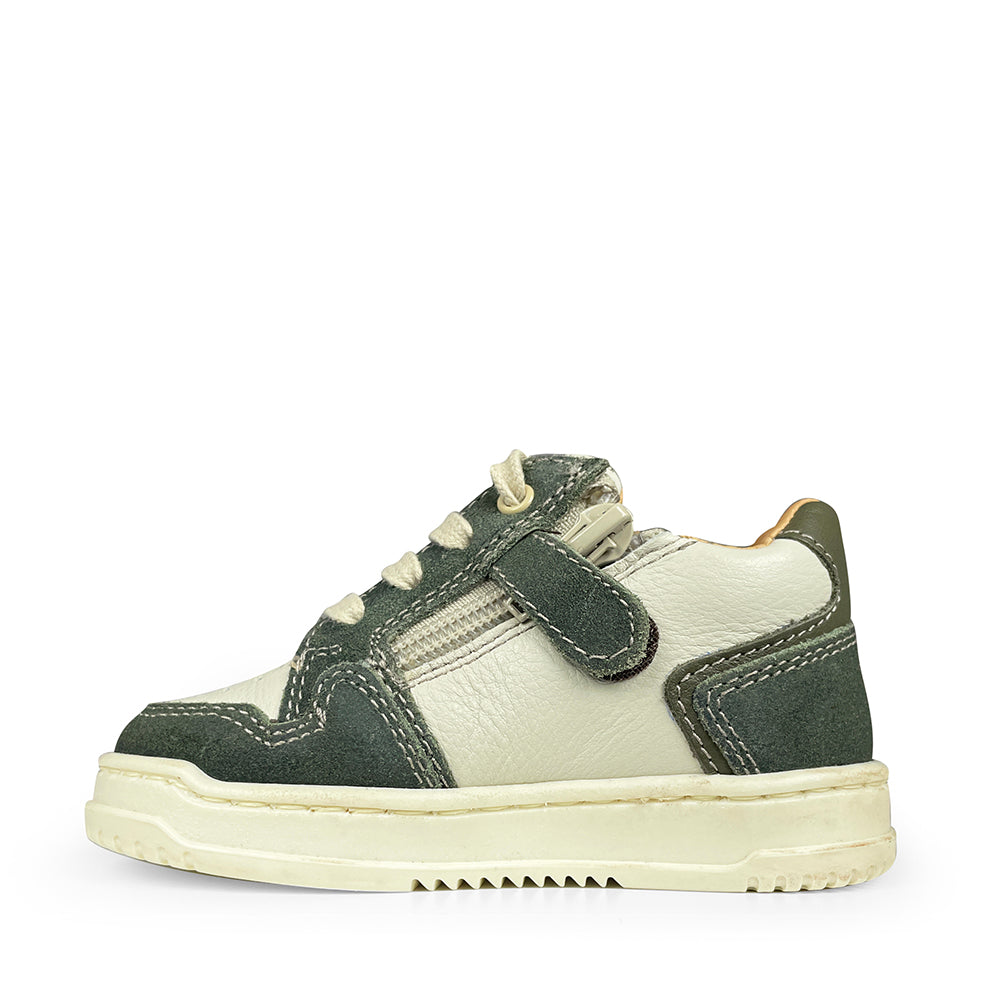 Babybotte kindersneaker in groen en gebroken wit ledercombinatie