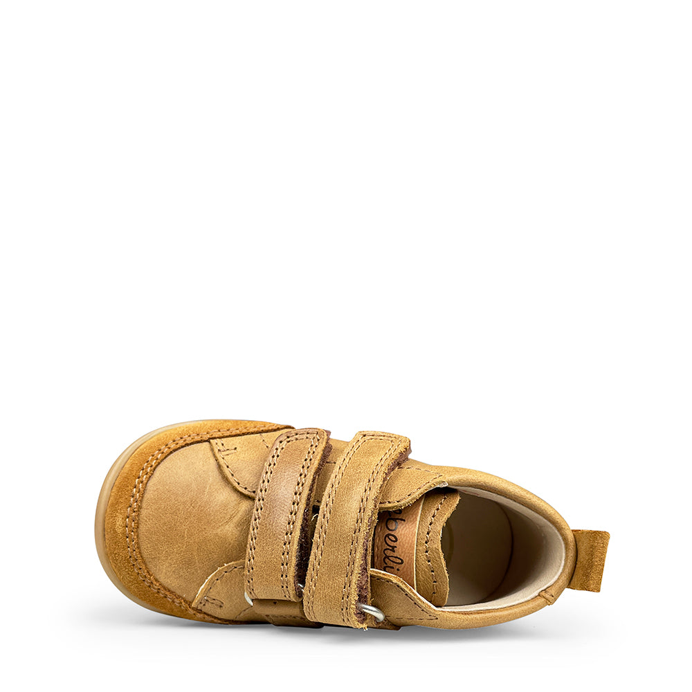 Lace-up shoe camel