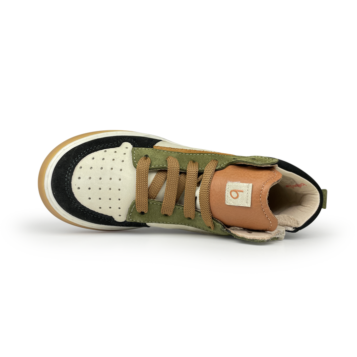 Hoge sneaker met bruin en groen