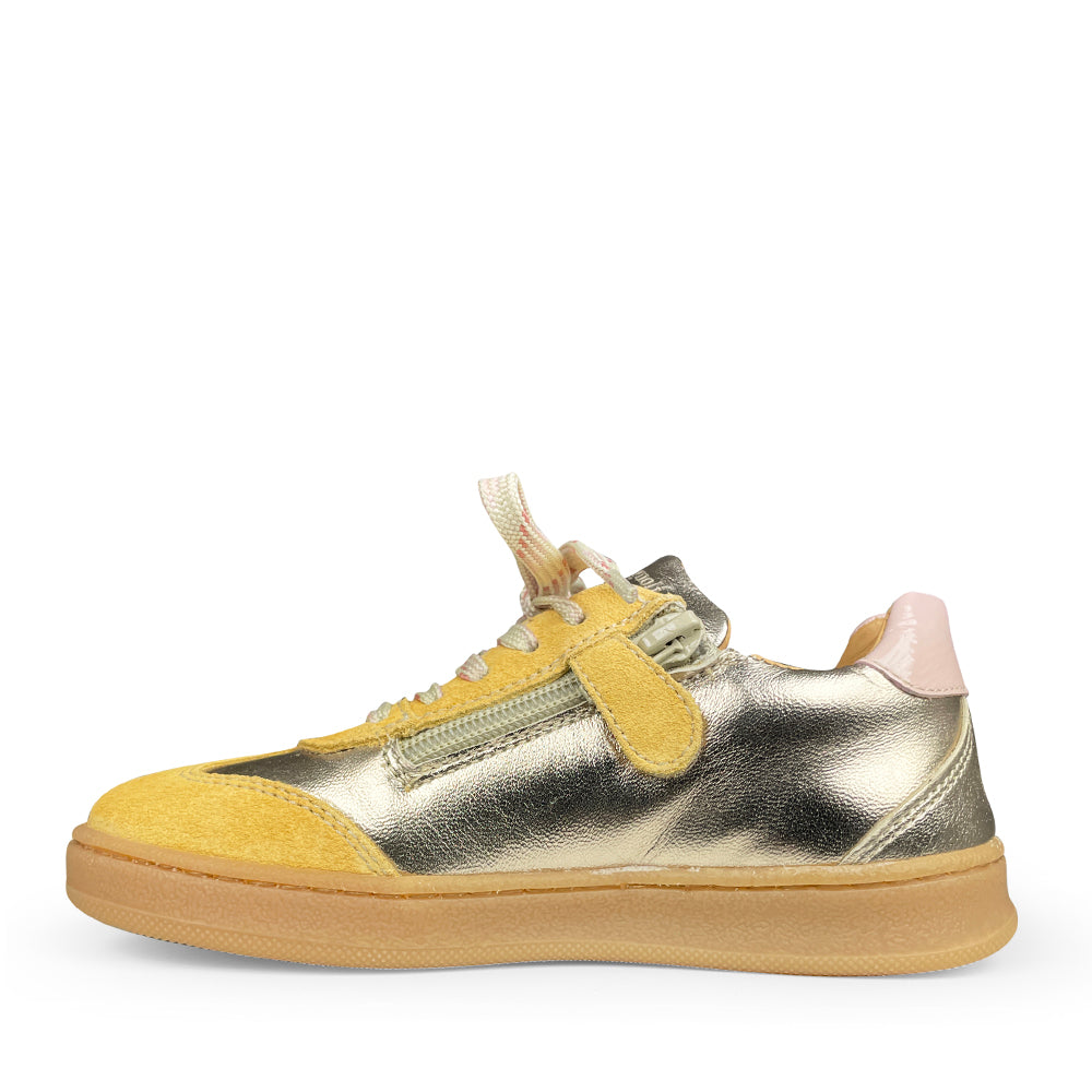 Sneaker with pony hair