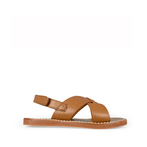 Kinderschoen online Pom d'api sandalen Camel sandaal met gekruiste band Pom d'Api