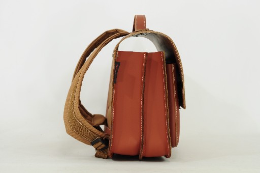 Own Stuff schoolbag Leather bag in cognac/brown with magnetic closure