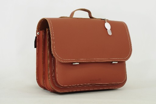 Own Stuff schoolbag Leather bag in cognac/brown with magnetic closure