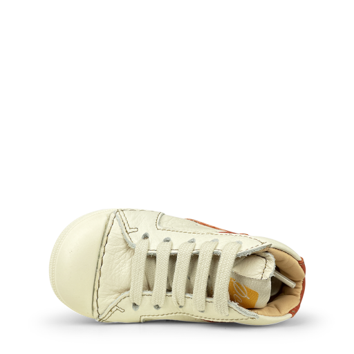 Ocra sneaker Pre-sneaker wit met rood accent