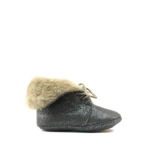 Tricati pre step shoe Prewalker in metallic grey with fake fur
