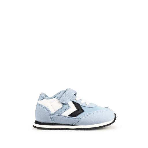 Kinderschoen online Hummel sneaker Licht blauwe velcro runner met v-strepen